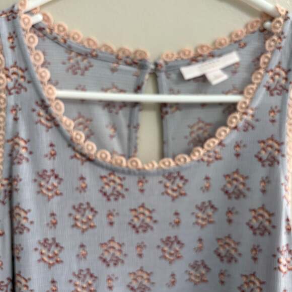 LC Lauren Conrad Women's Pink and Peach Floral Sleeveless Top Blouse - Picture 3 of 4